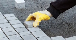 Укладка тротуарной плитки 50 на 50 в Одинцове в октябре