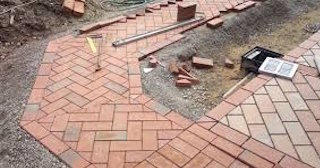 Укладка тротуарной плитки в Одинцове в октябре