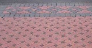 Укладка тротуарной плитки на старое бетонное основание в Одинцове в октябре