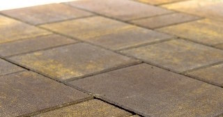 Укладка тротуарной плитки на цементное основание в Одинцове от 828 руб.