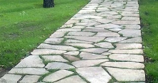 Профессиональная укладка камня на дорожки в Одинцове в октябре