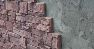 Качественная отделка цоколя фундамента снаружи в Одинцове в октябре